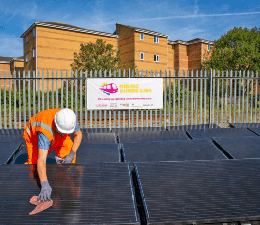 Сонячні панелі в Мерсісайді: курс на “зелену” енергію і нульові викиди до 2040 року