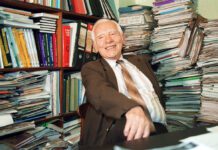 Юзеф Ротблат — відомий польський та британський фізик, який працював у Ліверпулі